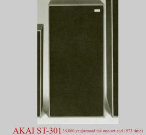Loa Akai ST-301